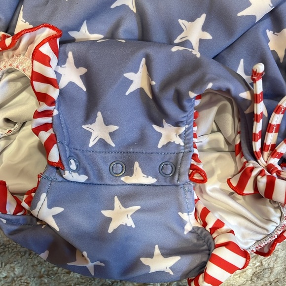 Caden Lane Long Sleeve Rash Guard w Ruffle Butt - Picture 4 of 4